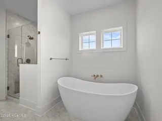 609 Cannonsgate Drive, Newport, NC 28570 – photo 20: Primary Bathroom
