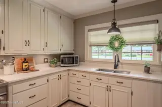 504 S Walker Street, Burgaw, NC 28425 — 3-bedroom home, Burgaw, NC, photo 12 of 58: 18-web-or-mls-504 S Walker St-18