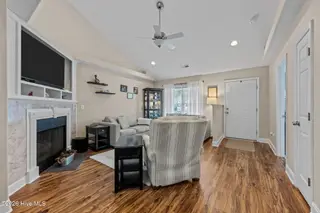 412 Neuchatel Road, New Bern, NC 28562 – photo 7: Living Area