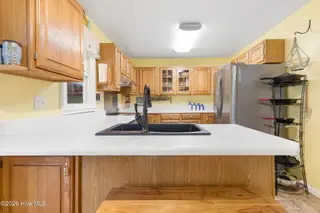 104 Elm Court, Pine Knoll Shores, NC 28512 – photo 12: Kitchen