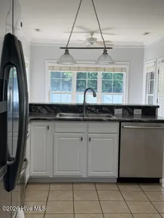 515 Davidson Drive, Newport, NC 28570 – photo 14: 515 Davidson Kitchen