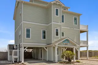 130 N Permuda Wynd Drive, North Topsail Beach, NC 28460 – photo 8: 20250509173335237719000000-o