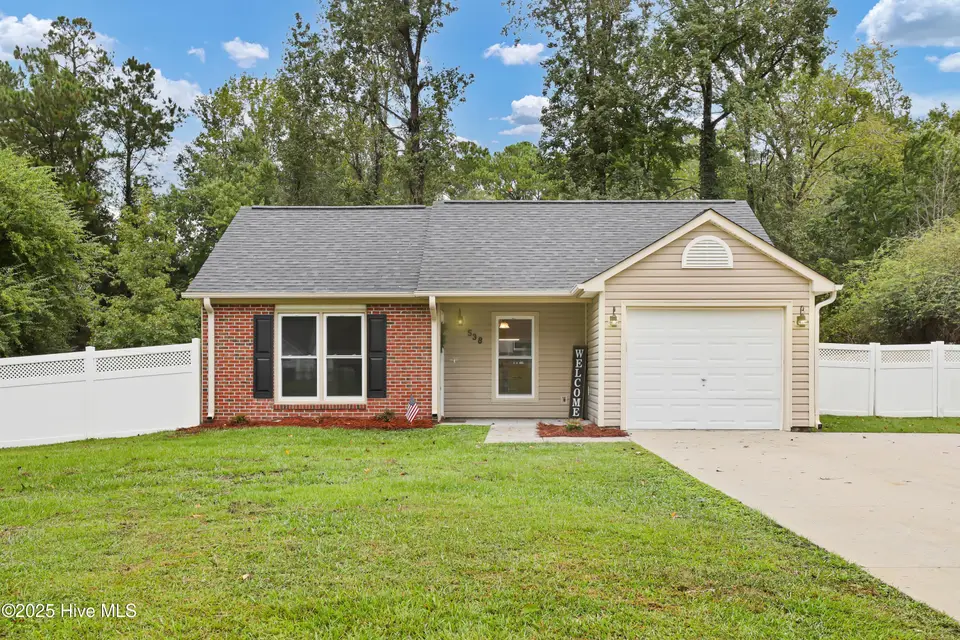 538 Shadowridge Road, Jacksonville, NC 28546 – photo 1 of 28: Front