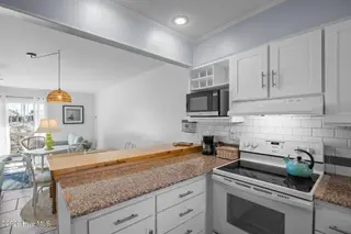 2213 Harbourside Drive, New Bern, NC 28560 – photo 14: Kitchen