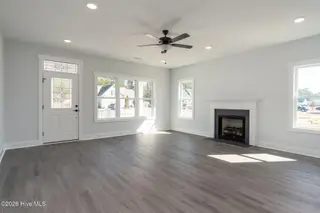 143 Laura Drive, New Bern, NC 28562 – photo 9: Living Room