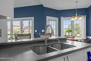 6002 Gondolier Drive, New Bern, NC 28560 – photo 16: Kitchen