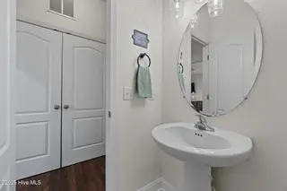 321 Jasmine Lane, Jacksonville, NC 28546 – photo 14: 32-web-or-mls-_RAD4532