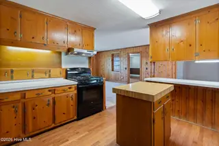 170 William Pearce Road, Kinston, NC 28501 – photo 10: Kitchen with Gas Stove
