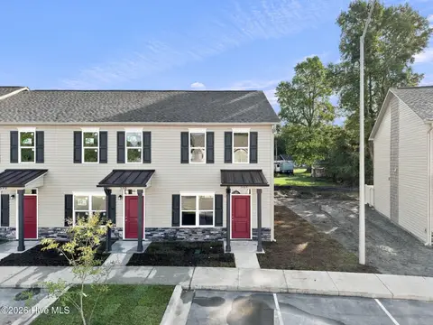 388 Boyington Place Road, Midway Park