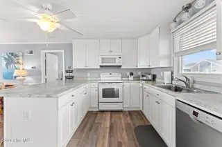 392 E First Street, Ocean Isle Beach, NC 28469 – photo 14: 9-web-or-mls-7