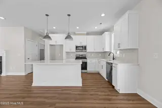 1009 Brighton Drive, New Bern, NC 28562 – photo 17: 26-web-or-mls-DSC_2913