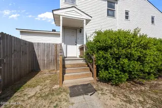 2501 Avery Street, Morehead City, NC 28557 – photo 8: 8-web-or-mls-2501 Avery St 008