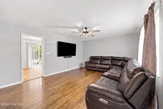 1700 Crescent Drive, Elizabeth City, NC 27909 – photo 3: Living Room