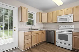 4513 Country Club Road E105, Morehead City, NC 28557 – photo 13: 13-web-or-mls-4513CCRd-E105-8-7-26-013