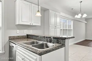 102 Sea Knight Lane, Havelock, NC 28532 – photo 18: 29-web-or-mls-DSC_8993_edit