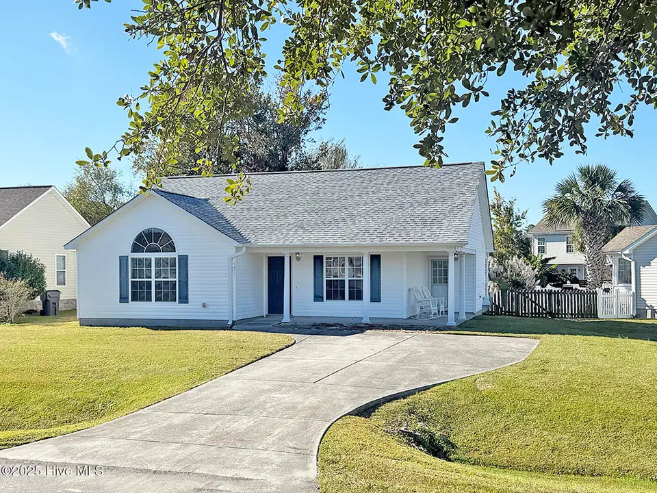 4901 N Hampton Drive SE, Southport, NC 28461 – photo 1 of 51: 4901 N Hampton SE Front Main 1