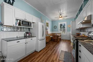 1223 National Avenue, New Bern, NC 28560 – photo 14: Tons Of Storage