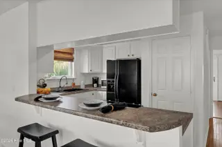 304 Causeway Drive Unit A, Wrightsville Beach, NC 28480 — 3-bedroom condo in Windswept, Wrightsville Beach, NC, photo 17 of 52