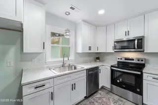 2614 Country Club Road, Jacksonville, NC 28546 – photo 6: Kitchen