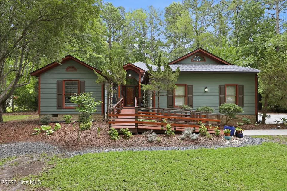 6015 Club House Drive, New Bern, NC 28562 – photo 1 of 42: 2-print-0C0A2043