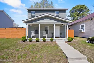 905 Walnut Street, Wilmington, NC 28401 – photo 2: 3_front exterior