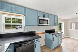 318 S Main Street, Princeville, NC 27886 — 3-bedroom manufactured home, Princeville, NC, photo 8 of 38: 28-web-or-mls-BLS_0062