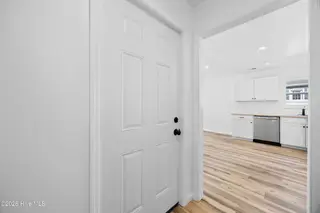 3660 Lakeview Drive SW, Supply, NC 28462 – photo 11: 19_hallway