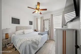 313 Birmingham Avenue Unit 1, Carolina Beach, NC 28428 — 3-bedroom townhome, Carolina Beach, NC, photo 19 of 66: 25-web-or-mls-GRAE_313 Birmingham Ave 1-