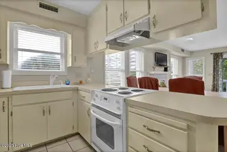 106 S Lumina Avenue Unit 2, Wrightsville Beach, NC 28480 – photo 10: 009_p2422304_550