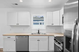 3660 Lakeview Drive SW, Supply, NC 28462 – photo 6: 14_kitchen