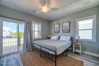 128 Sea Gull Lane, North Topsail Beach, NC 28460 – photo 21: Primary suite