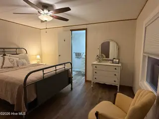 9230 Bonaparte Drive SW, Calabash, NC 28467 — 2-bedroom manufactured home in Bonaparte Retreat, Calabash, NC, photo 16 of 24