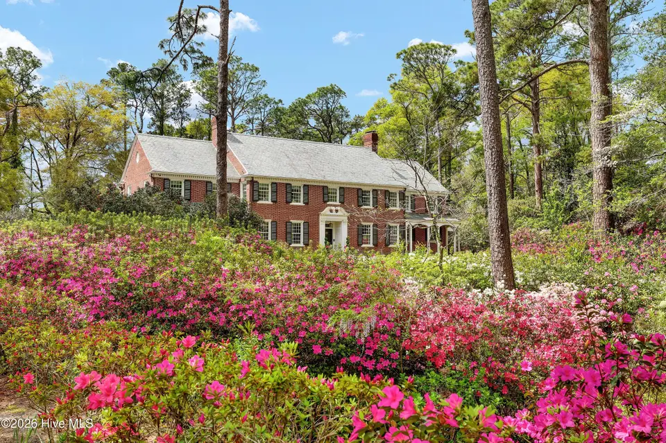708 Forest Hills Drive, Wilmington, NC 28403 – photo 1 of 76: 004_img_0023_593