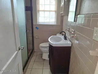 1011 E 6th Street, Washington, NC 27889 – photo 12: BATHROOM