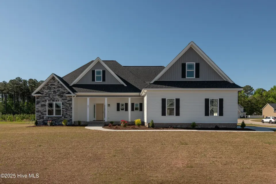 601 Megan Drive, Greenville, NC 27834 – photo 1 of 36: Main