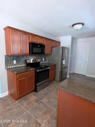 202 Brunswick Drive, Jacksonville, NC 28546 – photo 11: Kitchen2