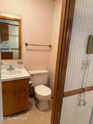 328 Haven Drive M-5, Greenville, NC 27834 – photo 5: half bath