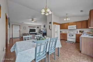 105 Linden Road, Richlands, NC 28574 – photo 7: 10-web-or-mls-_RAD7604
