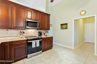 9 Golf Crest Court, Carolina Shores, NC 28467 — 3-bedroom home in Carolina Shores, Carolina Shores, NC, photo 14 of 46: Kitchen