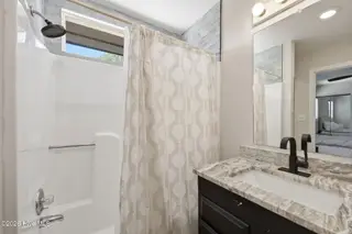 312 Channel Drive B, Emerald Isle, NC 28594 – photo 21: bathroom
