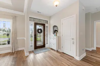 412 Waverly Court, Newport, NC 28570 – photo 5: Foyer