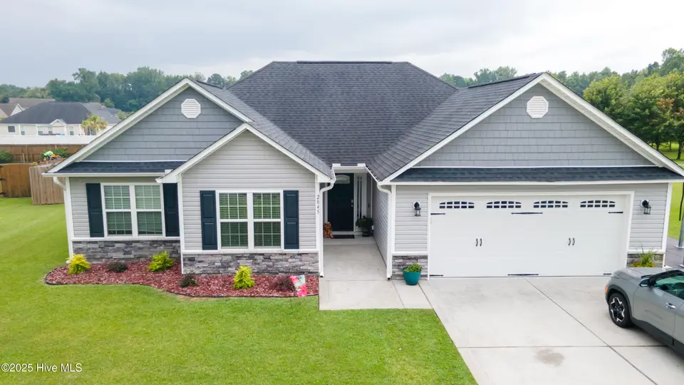 2845 Mockingbird Lane, Winterville, NC 28590 – photo 1 of 31: Front of the home