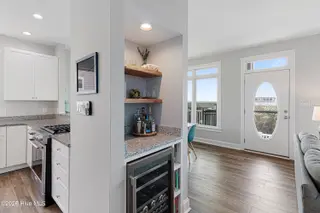 6612 Ocean Drive, Emerald Isle, NC 28594 – photo 12: Wet bar