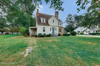 221 W Main Street, Wallace, NC 28466 — 4-bedroom home, Wallace, NC, photo 1 of 26