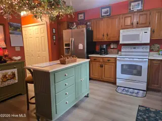 642 Redwood Drive, Southern Pines, NC 28387 — 2-bedroom townhome in Knlwd Vlg, Southern Pines, NC, photo 17 of 41