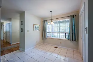 102 Pinewood Drive, New Bern, NC 28562 – photo 8: 18-1020_Pinewood-3