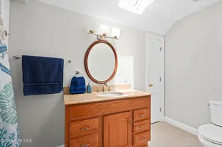 1714 Oakbrook Drive SW, Ocean Isle Beach, NC 28469 – photo 23: 2nd flr guest bathroom 2