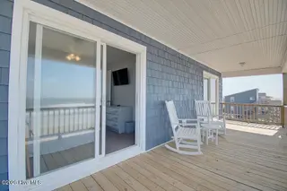 209 W Beach Drive, Oak Island, NC 28465 – photo 20: 209 W Beach Drive 25