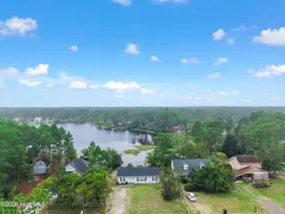 219 N Lake Keziah Drive, Southport, NC 28461 — 3-bedroom home in Boiling Spring Lakes, Southport, NC, photo 4 of 30: 219NLakeKeziahDr - 35