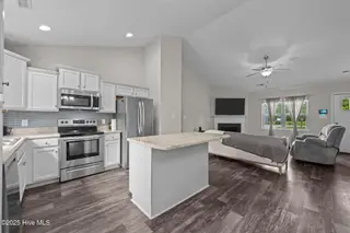 434 Mccall Drive, Jacksonville, NC 28540 – photo 9: 28-web-or-mls-_RAD0294